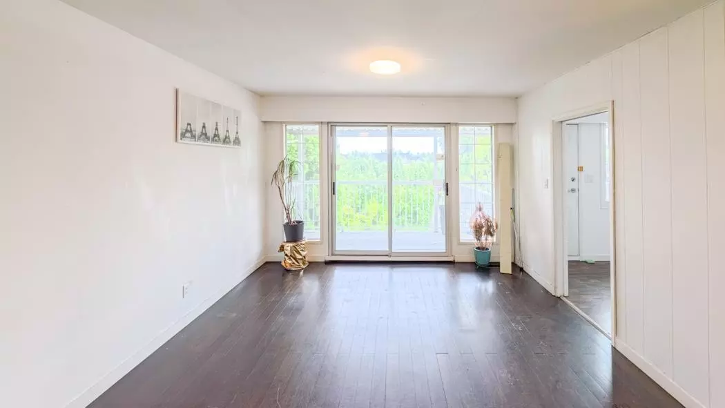 Dining Area Photo of 2849 W King Edward Avenue, Vancouver, BC