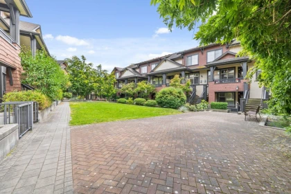 Front Yard Photo of 56 19478 65 Avenue, Surrey, BC