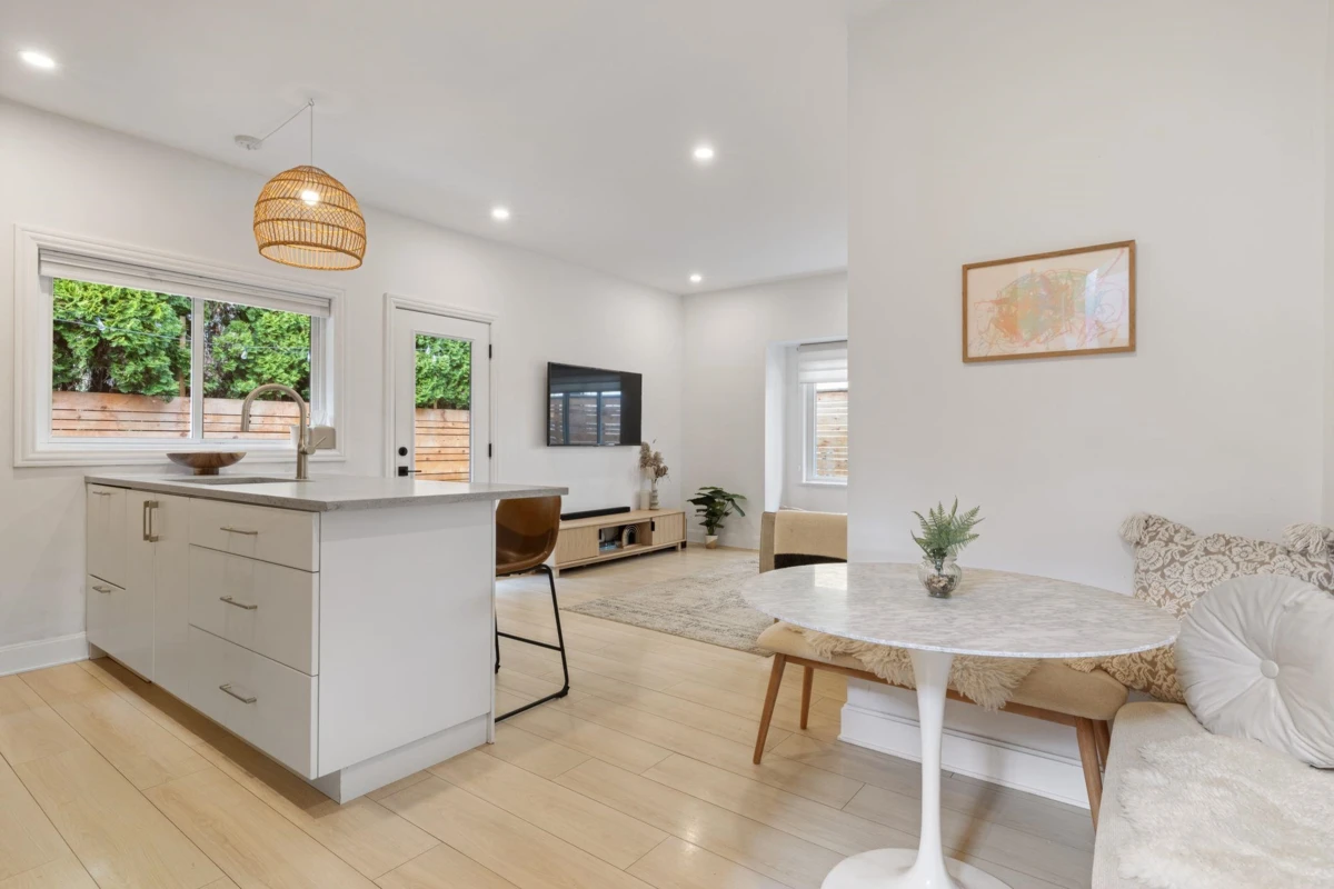 Dining Area Photo of 737-745 St. Andrews Avenue, North Vancouver, BC