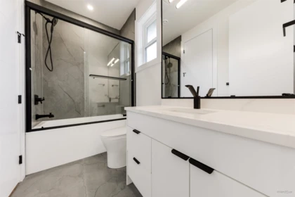 Hot Tub / Spa Photo of 20453 69 Avenue, Langley, BC