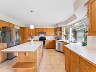 Kitchen Island Photo of 5171 Brunswick Drive, Richmond, BC