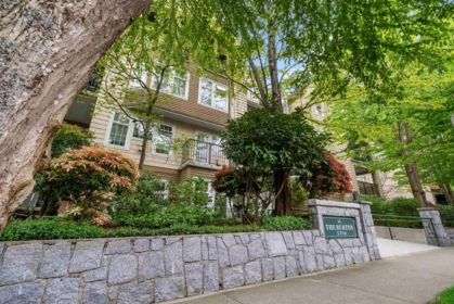 Garden / Landscaping Photo of 304 5556 14 Avenue, Tsawwassen, BC