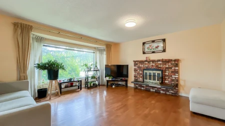 Kitchen Photo of 9392 139 Street, Surrey, BC