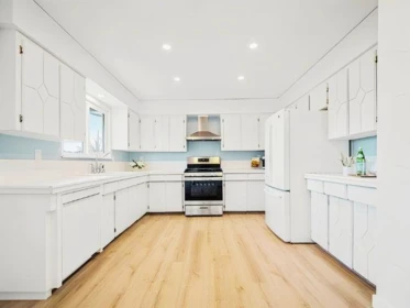 Kitchen Photo of 225 67a Street, Delta, BC