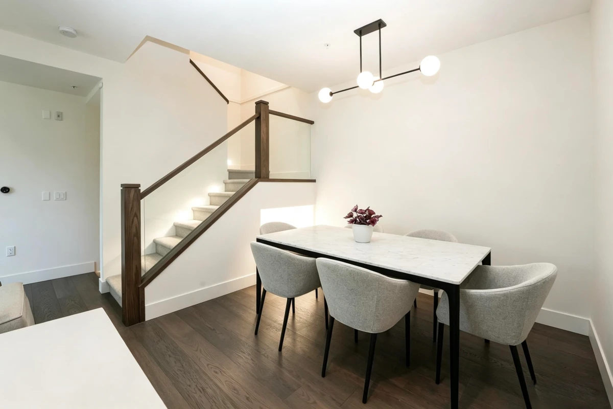 Dining Area Photo of 6840 Oak Street, Vancouver, BC