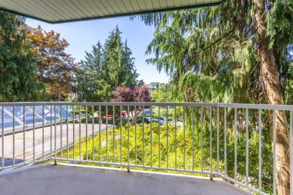 Front Yard Photo of 105 5360 205 Street, Langley, BC