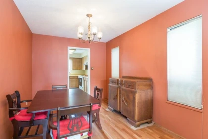 Kitchen Island Photo of 10139 Lawson Drive, Richmond, BC
