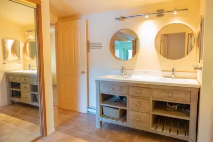 Entry Foyer Photo of 7911 Bedwell Drive, Pender Island, BC