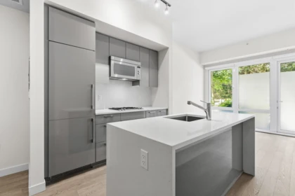 104 4488 Cambie Street, Vancouver, BC, Vancouver — Apartment/Condo for sale