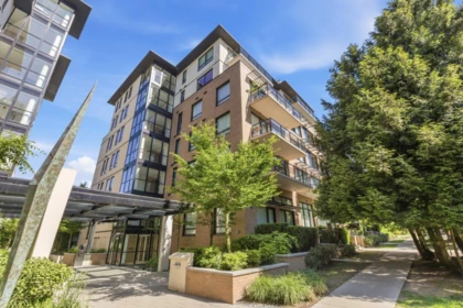 Hot Tub / Spa Photo of 104 4488 Cambie Street, Vancouver, BC
