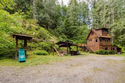 Office / Den Photo of 6084 North Lake Road, Egmont, BC