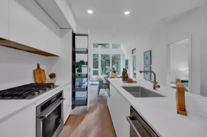Kitchen Island Photo of 612 1506 Scott Crescent, Squamish, BC