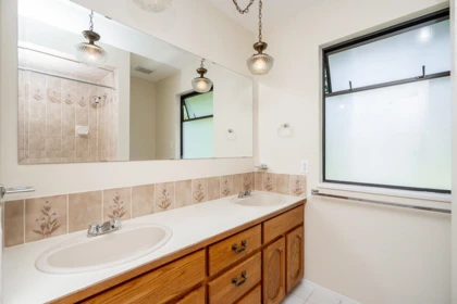 Hot Tub / Spa Photo of 9335 Patterson Road, Richmond, BC