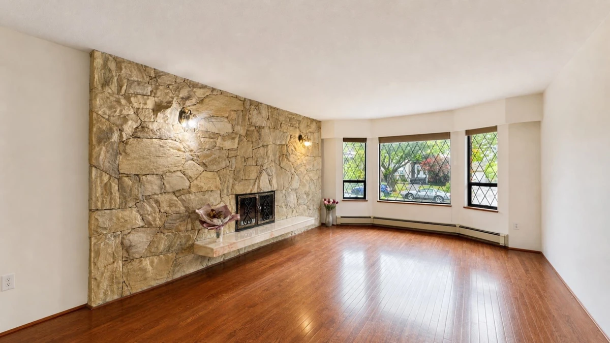 Dining Area Photo of 6658 Randolph Avenue, Burnaby, BC
