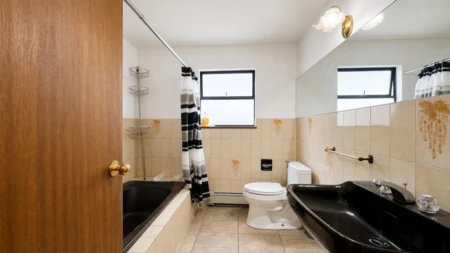 Powder Room Photo of 6658 Randolph Avenue, Burnaby, BC