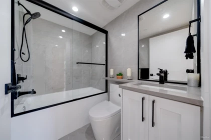 Entry Foyer Photo of 1 4463 Walden Street, Vancouver, BC
