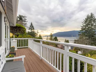 Breakfast Nook Photo of 6252 Wellington Avenue, West Vancouver, BC
