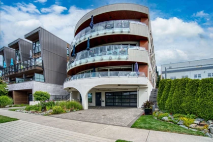 101 15219 Royal Avenue, White Rock, BC, White Rock — Apartment/Condo for sale