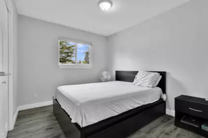 Entry Foyer Photo of 14704 16a Avenue, Surrey, BC