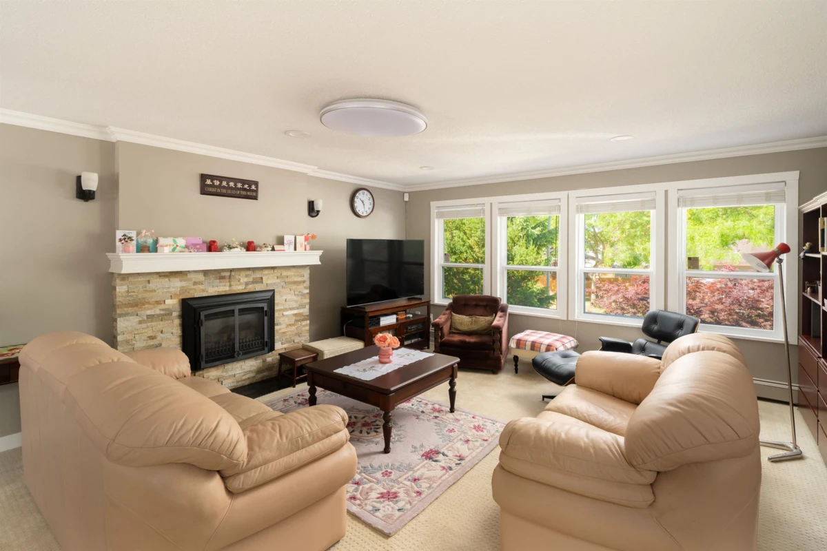 Living Room Photo of 1722 145a Street, Surrey, BC