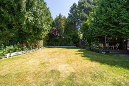 Staircase Photo of 1722 145a Street, Surrey, BC