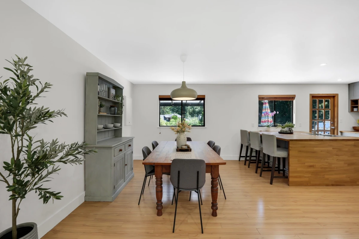 Dining Area Photo of 40011 Plateau Drive, Squamish, BC