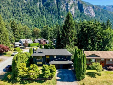40011 Plateau Drive, Squamish, BC, Squamish — Single Family Residence for sale