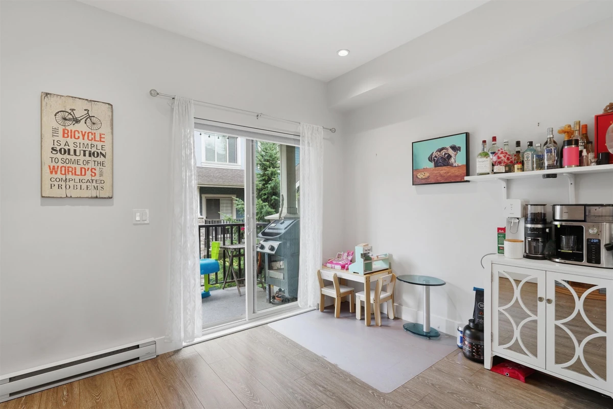 Dining Area Photo of 23 843 Ewen Avenue, New Westminster, BC