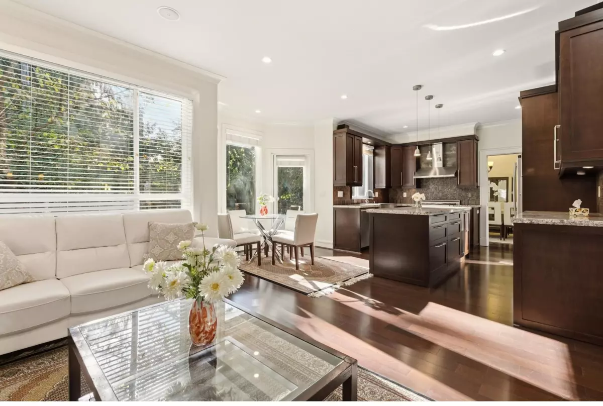 Family Room Photo of 1017 Canyon Boulevard, North Vancouver, BC