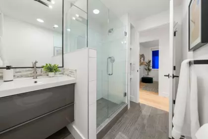 Hot Tub / Spa Photo of 1140 W 17 Street, North Vancouver, BC