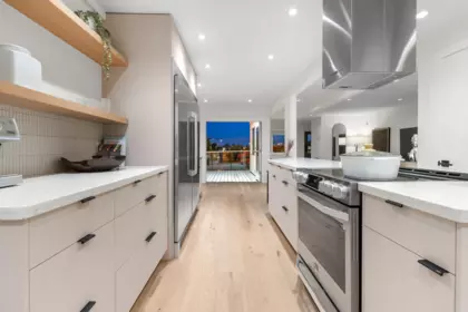 Kitchen Photo of 1140 W 17 Street, North Vancouver, BC