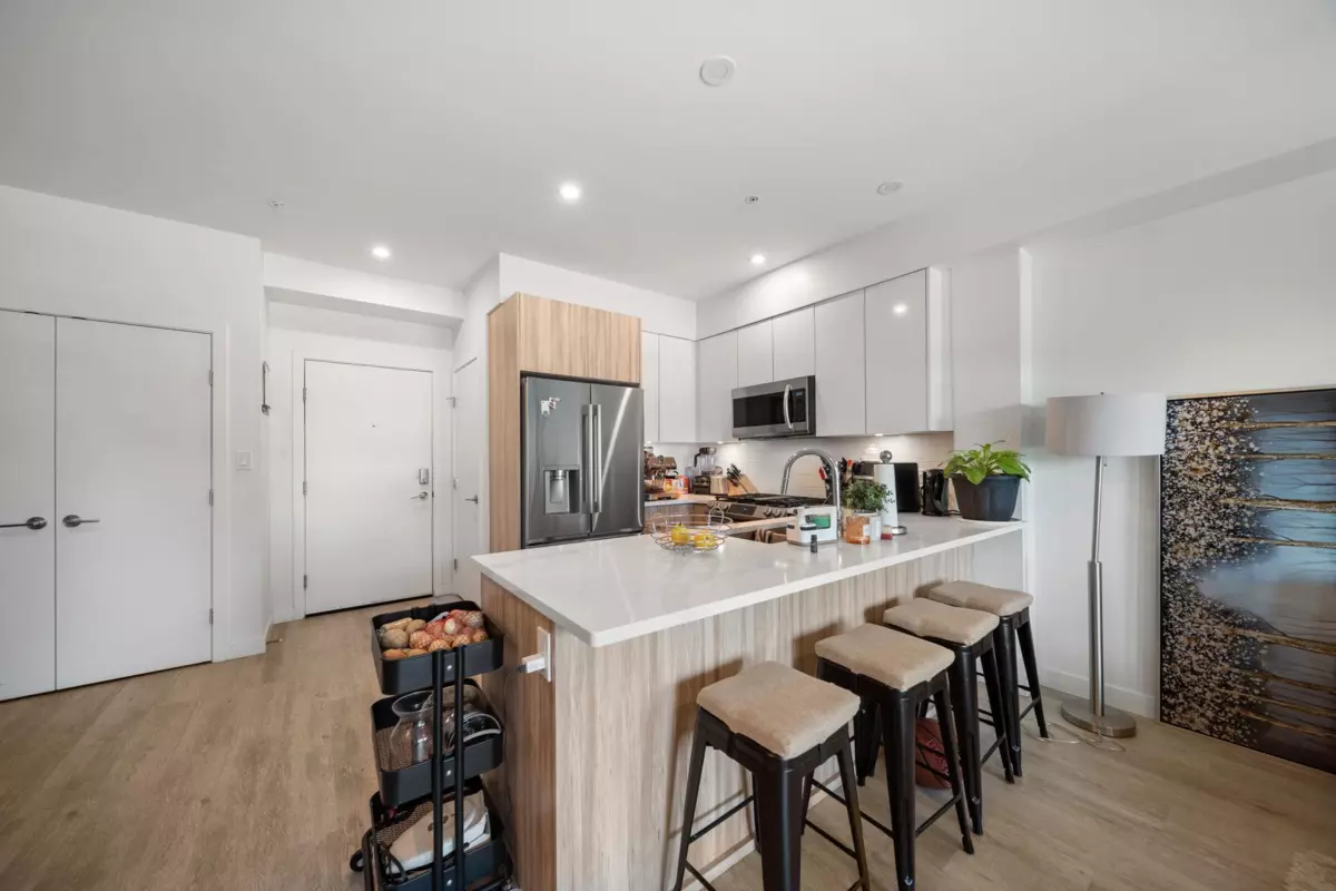 Dining Area Photo of 410 2649 James Street, Abbotsford, BC