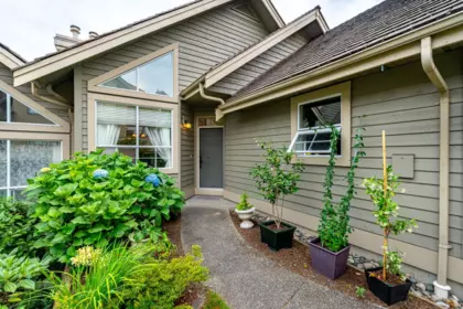 113 1465 Parkway Boulevard, Coquitlam, BC, Coquitlam — Townhouse for sale
