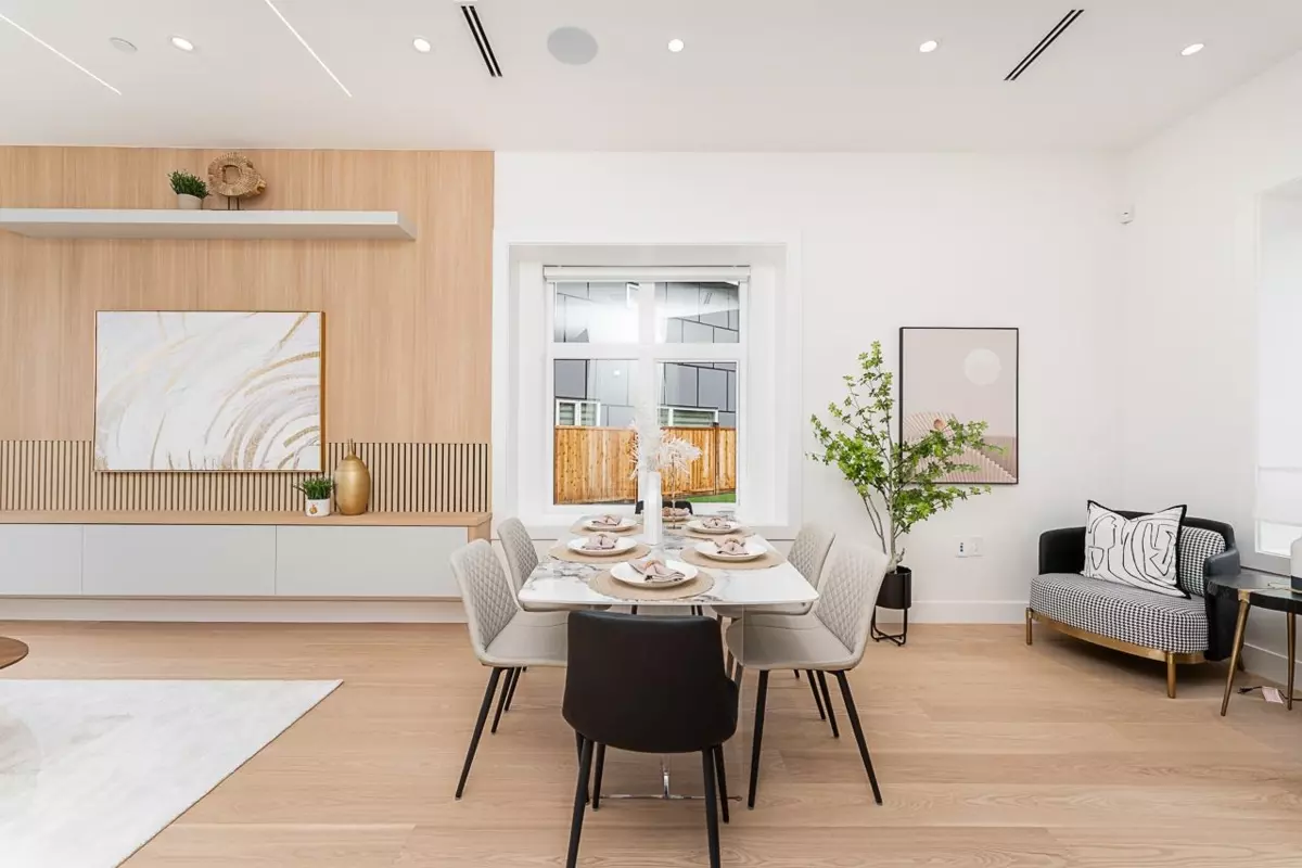 Dining Area Photo of 1 2837 Oliver Crescent, Vancouver, BC