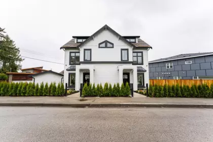 Hot Tub / Spa Photo of 1 2837 Oliver Crescent, Vancouver, BC