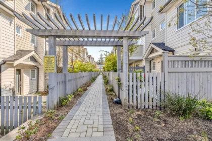 53 13898 64 Avenue, Surrey, BC, Surrey — Townhouse for sale