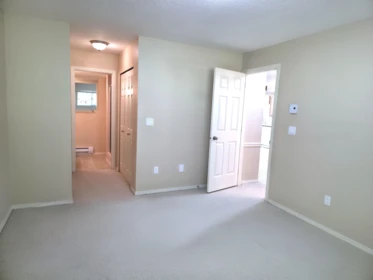 Entry Foyer Photo of 13 33123 George Ferguson Way, Abbotsford, BC