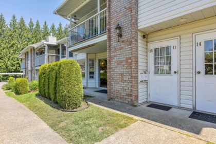 Staircase Photo of 13 33123 George Ferguson Way, Abbotsford, BC