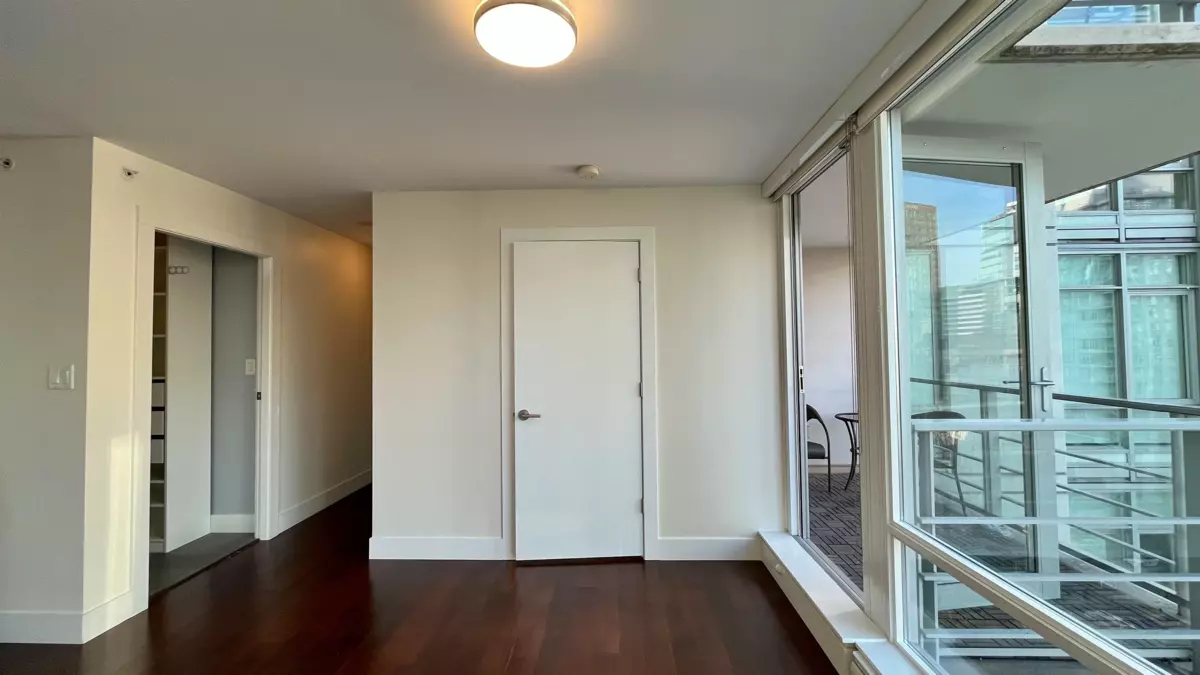 Dining Area Photo of 1107 565 Smithe Street, Vancouver, BC