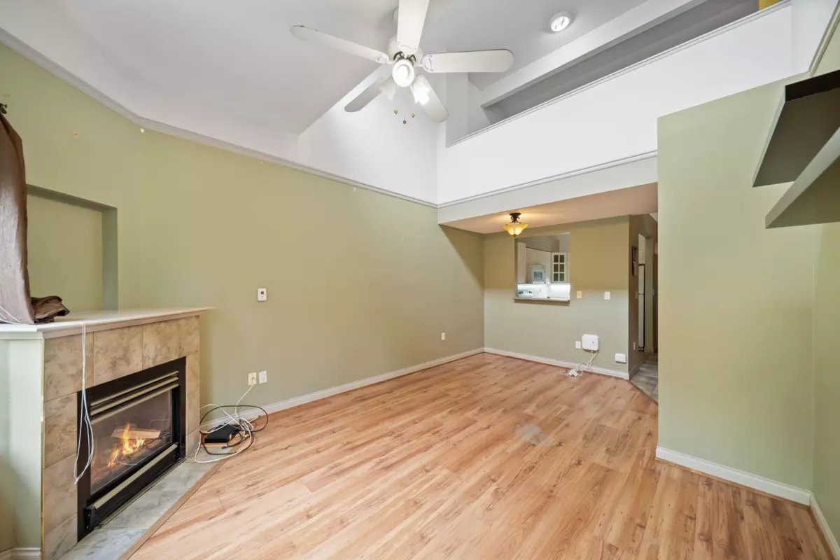 Family Room Photo of 410 14377 103 Avenue, Surrey, BC