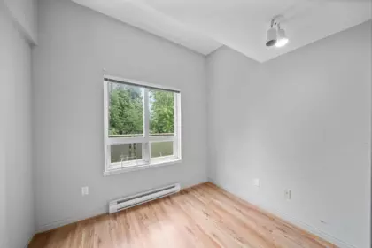 Office / Den Photo of 410 14377 103 Avenue, Surrey, BC