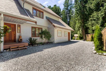 1484 Henderson Avenue, Roberts Creek, BC, Roberts Creek — Single Family Residence for sale