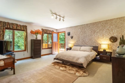 Office / Den Photo of 1484 Henderson Avenue, Roberts Creek, BC
