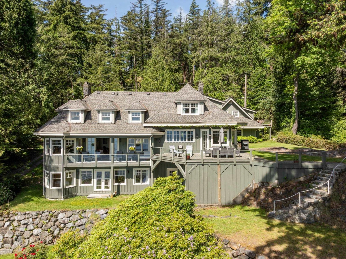 Living Room Photo of 8 Arbutus Bay Road, Bowen Island, BC