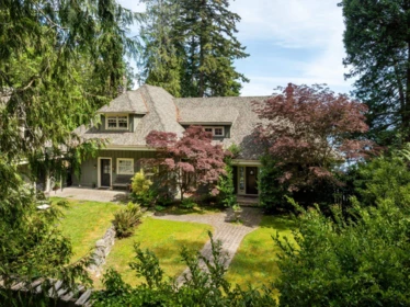 Primary Bedroom Photo of 8 Arbutus Bay Road, Bowen Island, BC