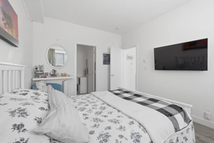 Bedroom 3 Photo of 410 16388 64 Avenue, Surrey, BC
