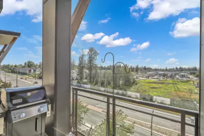Kitchen Island Photo of 507 20829 77 A Avenue, Langley, BC