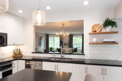 Kitchen Island Photo of 706 1500 Ostler Court, North Vancouver, BC