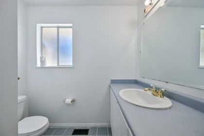 Guest Bathroom Photo of 34580 Merlin Drive, Abbotsford, BC