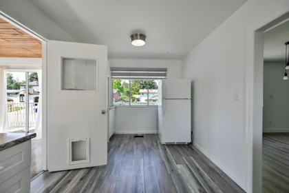 Walk-In Closet Photo of 34580 Merlin Drive, Abbotsford, BC